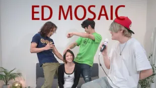 EDmosaic: Малышка в лифте подцеплена тремя жеребцами на KTV-оргию!